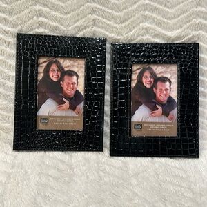Set of Two 4x6 Photo Frames, Shiny Black Faux Crocodile , Plastic front